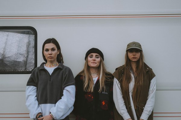 Le Compagnon Ultime pour un Dressing Classique et Élégant pour Femme